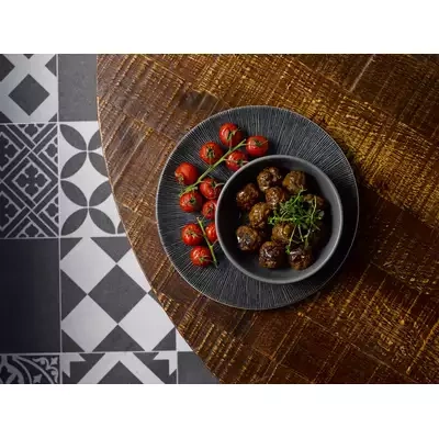 STUDIO PRINTS AGANO BLACK TALERZ PŁASKI COUPE ŚR. 217 MM