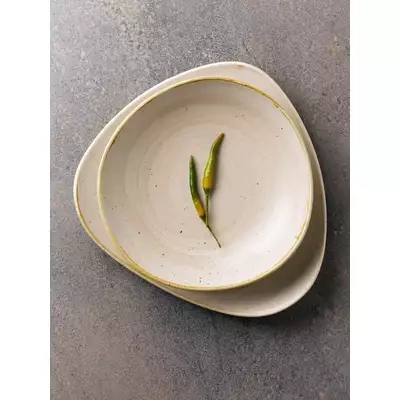STONECAST NUTMEG CREAM TALERZ TRÓJKĄTNY ŚR. 310 MM
