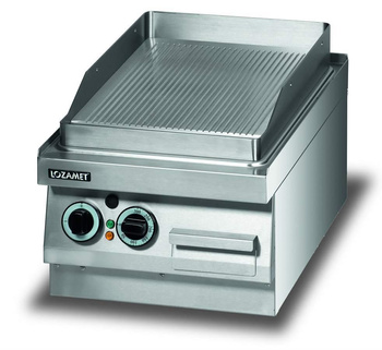 Grill płytowy elektryczny - płyta ryflowana