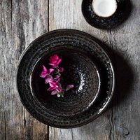 COWRY BLACK TALERZ PŁASKI ŚR. 300 MM