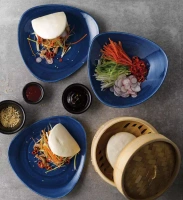 STONECAST PATINA COBALT BLUE MISKA TRÓJKĄTNA COUPE POJ. 600 ML